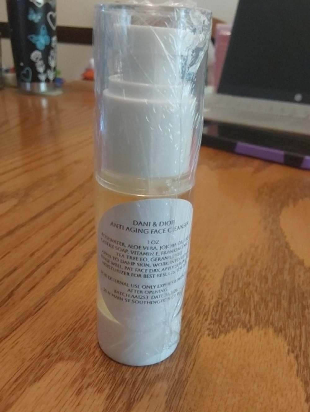 Dani &Dior Anti-Aging Face Cleanser — White/Cream